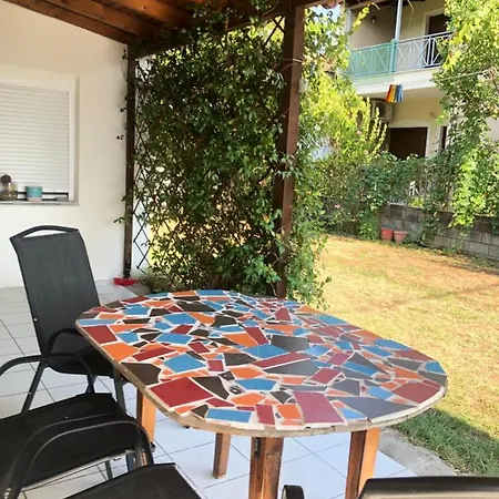Διαμέρισμα Sunny Garden House